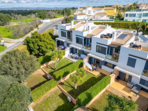 Incredible Townhouse w Pool,